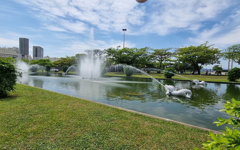 Vandalizado, Chafariz dos Golfinhos volta a funcionar, equipamento será monitorado por câmera
