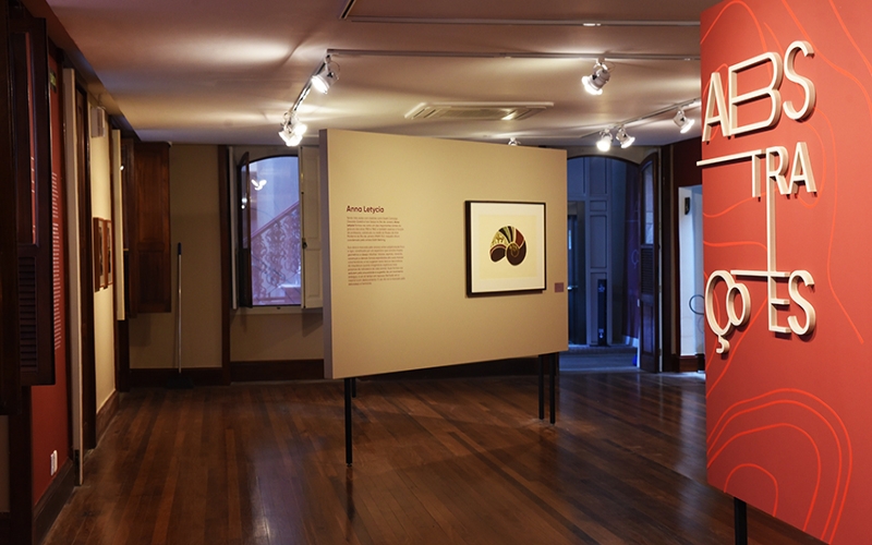 “Abstrações”: mostra de artistas mulheres no Centro Cultural da PGE