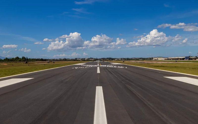 Aeroporto de Macaé inaugura pista moderna e mira voos comerciais regulares