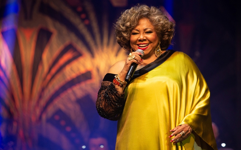 Alcione: show gratuito na Arena Jovelina Pérola Negra