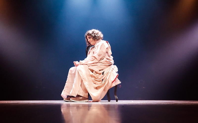 Ânima, novo espetáculo da filósofa Lúcia Helena Galvão interpretado por Beth Zalcman