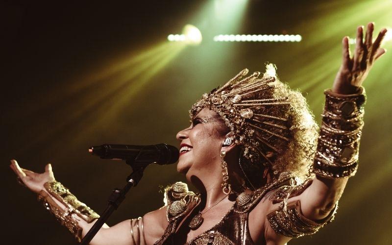 Rita Benneditto apresenta Tecnomacumba no Sesc Copacabana em única apresentação
