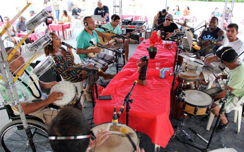 Grupo Arruda, Dudu Nobre e bateria da Portela no Bar da Alcione Barra