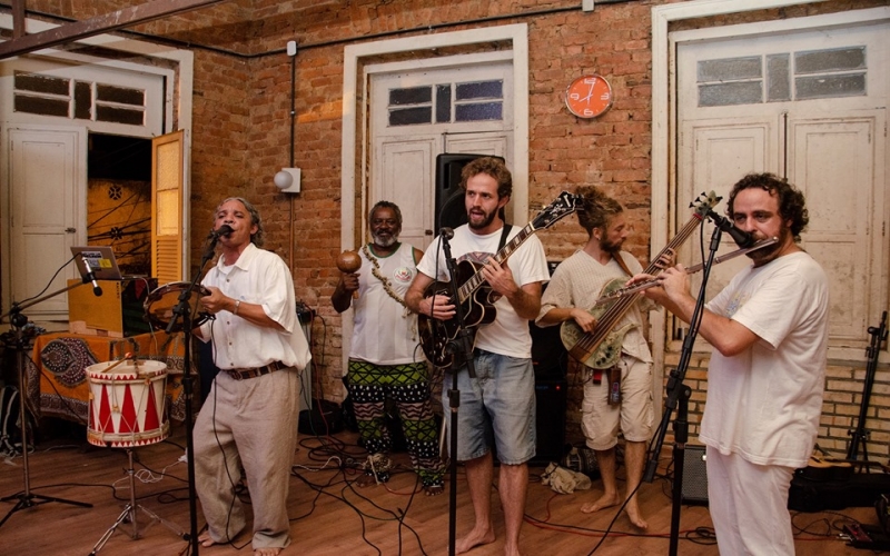 Baile do Cacuriá na Praça da Harmonia