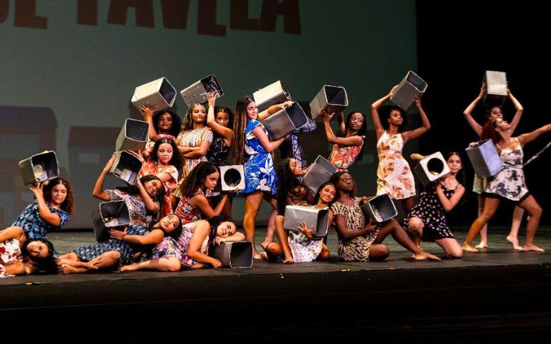 Festival Carioca Ballet de Favela no Teatro Adolpho Bloch