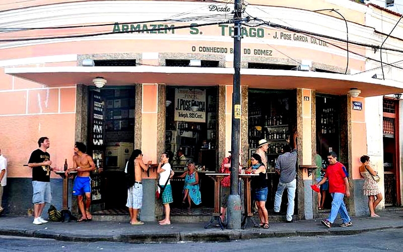 Armazém São Thiago, mais conhecido como Bar do Gomez, ícone carioca há 102 anos