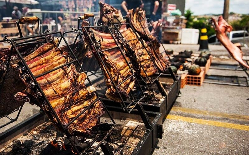 Maricá terá BBQ FEST com 12 estações de carne premium comandadas por chefs