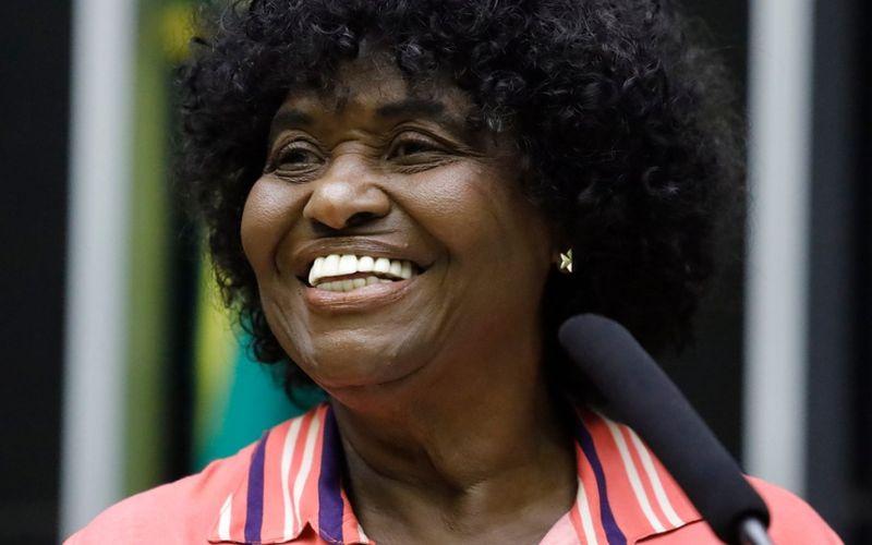 Benedita da Silva é agraciada com o título "honoris causa" da UFRJ