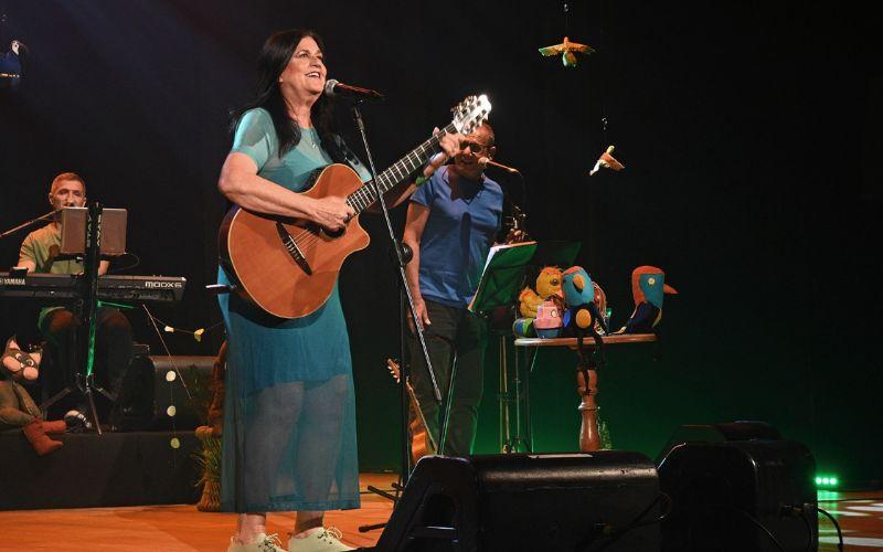 Bia Bedran no Teatro EcoVilla Ri Happy, no Jardim Botânico