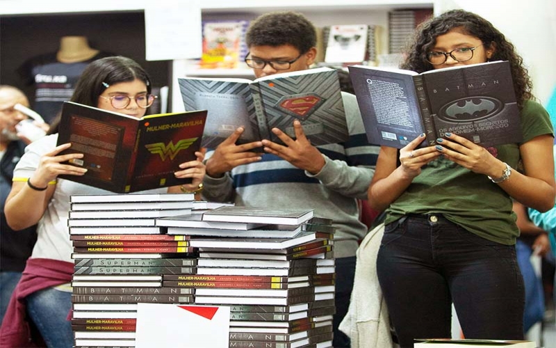Estudantes, professores e servidores terão bônus para compra de livros na Bienal do Livro e entrada grátis