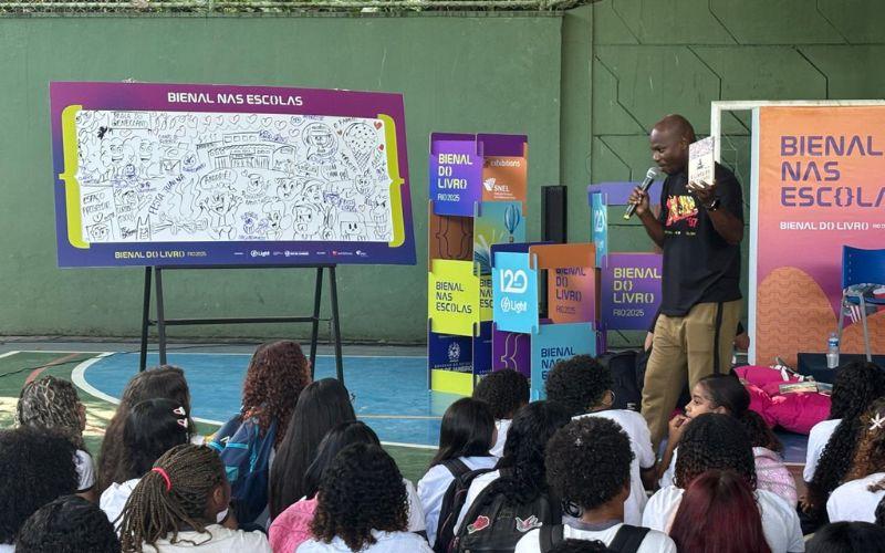 Bienal nas Escolas leva literatura e cultura para alunos da rede pública