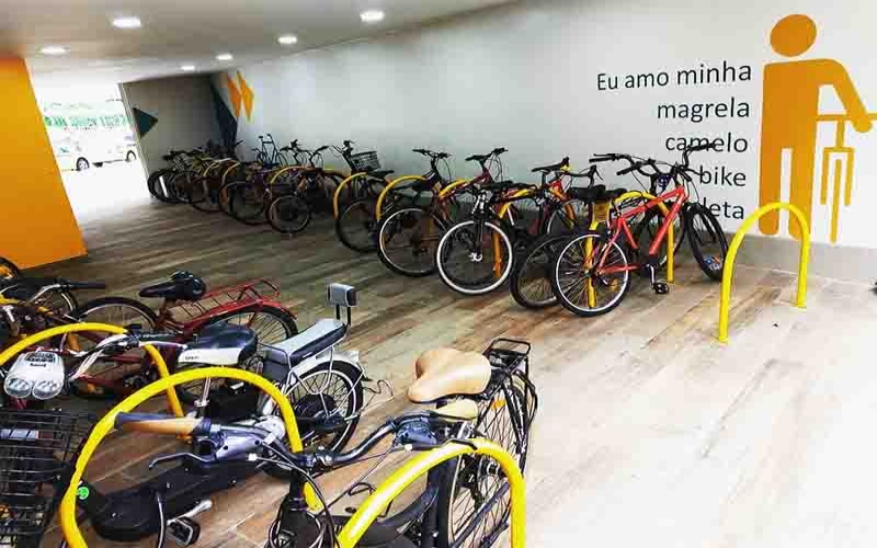 Shopping Rio Sul tem vagas gratuitas de bicletas com recarga para bikes elétricas