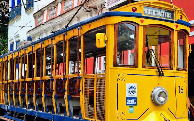 Bonde de Santa Teresa volta a circular depois de 10 anos até o Largo das Neves