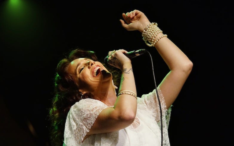 Branka canta Clara no Theatro Municipal de Niterói