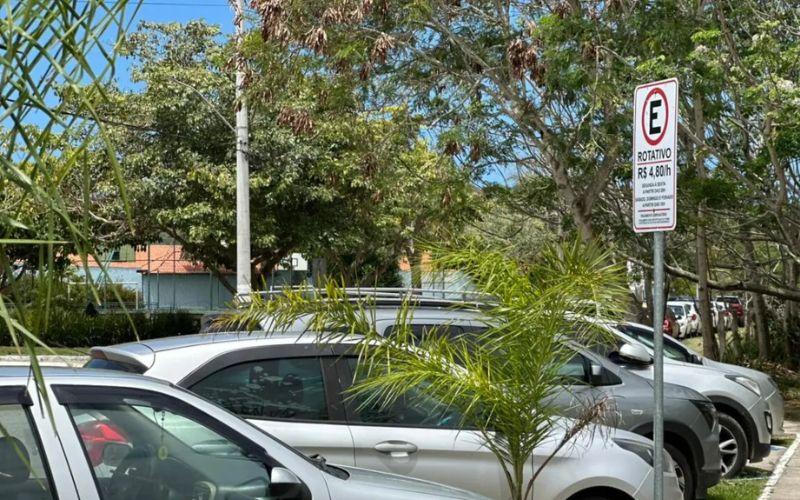 Búzios firma novo contrato emergencial para estacionamento rotativo e intensifica combate a flanelinhas