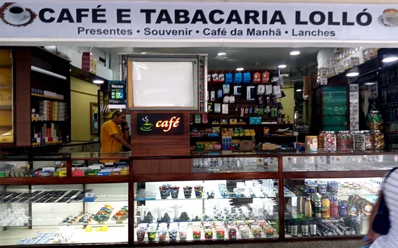 Café e Tabacaria Lolló reabre com novidades em Copacabana