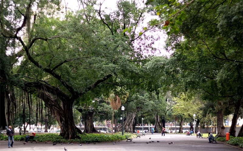 Campo de Santana, inaugurado em 1880, tem projeto paisagístico de Auguste Glaziou