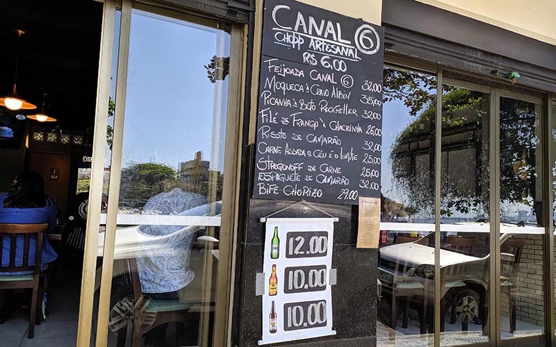 Canal 6: boteco carioca com ótimos preços e vista para a praia da Urca