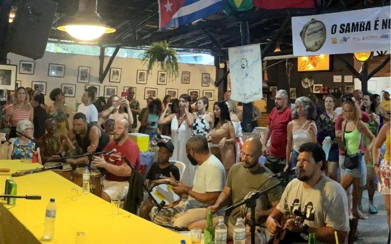 Roda do Candongueiro toca sambas da Portela no SESC Copacabana