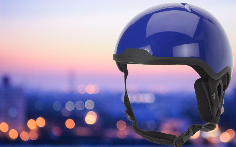 INTO participa de ação educativa com doação de 300 capacetes a motociclistas na Lagoa