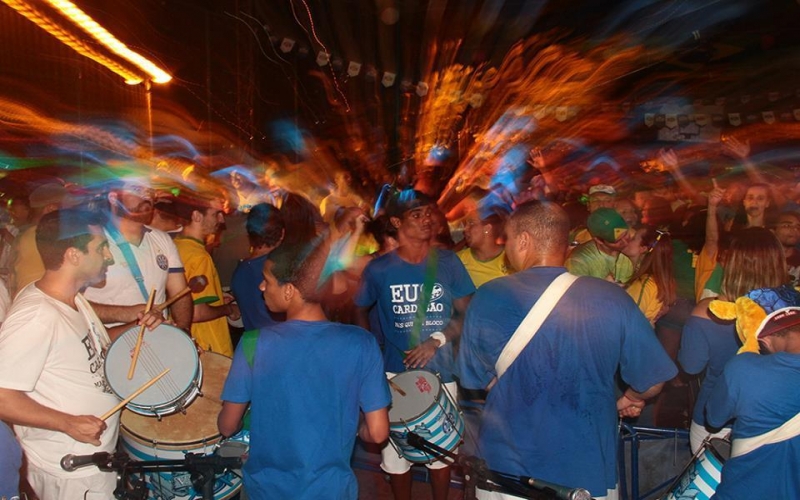 Desfile do bloco Cardosão