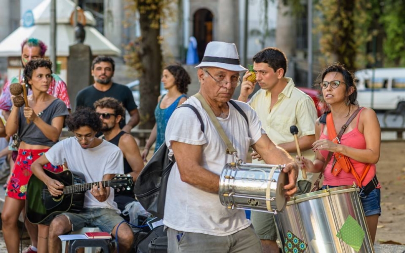 Cartola é do Catete no Largo do Machado