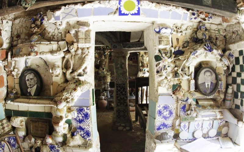 Casa da Flor, uma casa feita de cacos em São Pedro da Aldeia