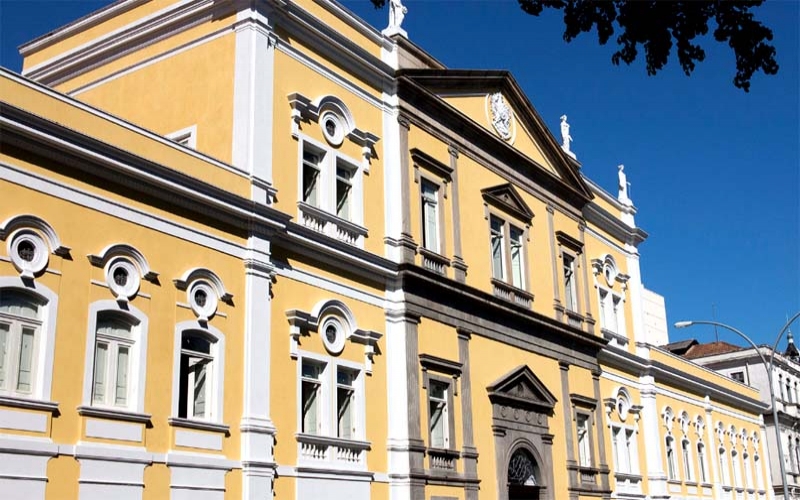 Antiga Casa da Moeda, inaugurada em 1868, tem estilo neoclássico