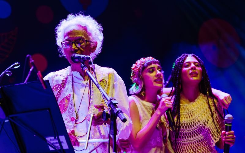 Cátia de França, Josyara e Juliana Linhares em show gratuito nos pilotis do Palácio Capanema