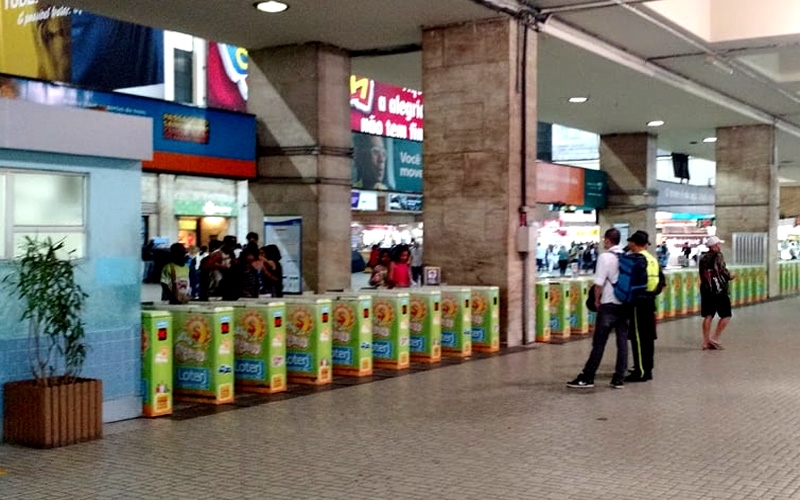 Multiverso faz instalação sonora na Central do Brasil