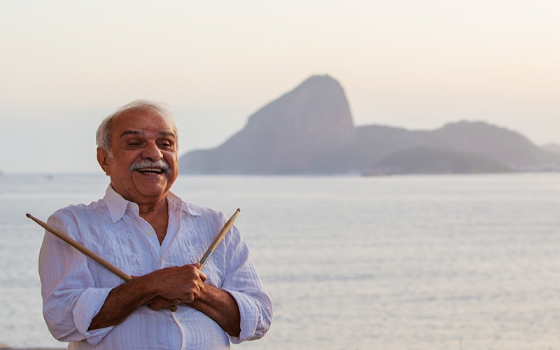 Chico Batera comemora 80 anos com show gratuito em Niterói