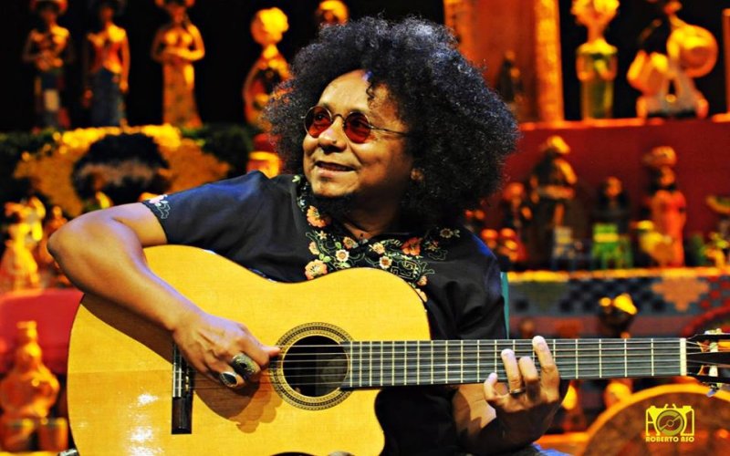 Chico César apresenta “Vestido de Amor” no Teatro Sesc Ginástico