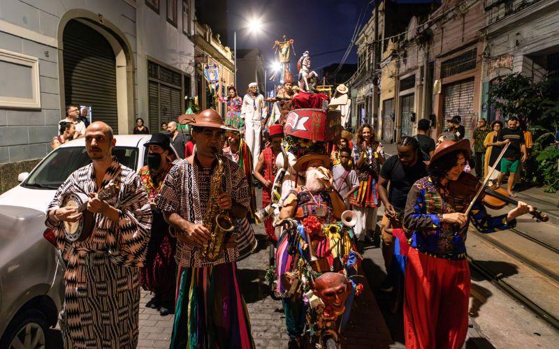 Companhia Mystérios e Novidades: festa julina para “São João, Santo Antônio e São Pedro"