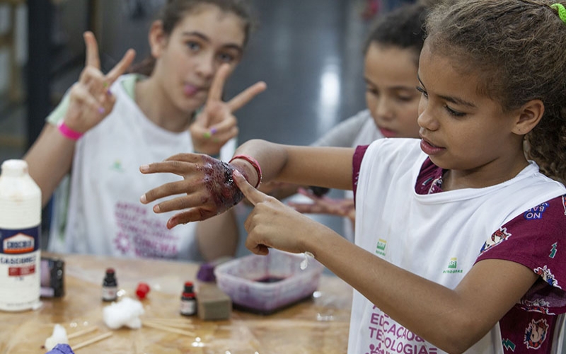 Evento Super Hacka Kids reúne filmes, games, jogos de mesa e muita diversão para a família