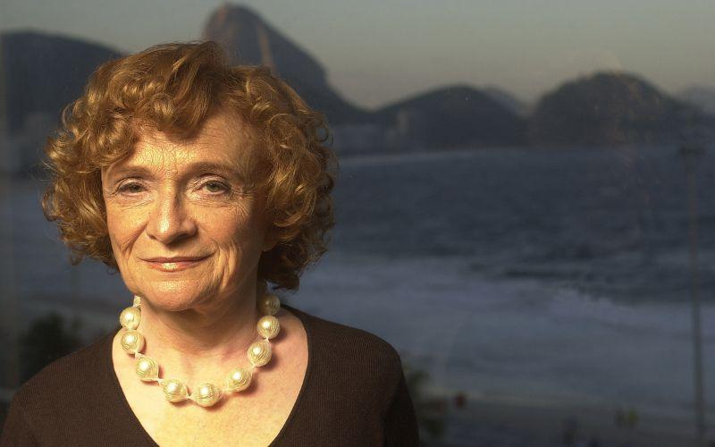 Clara Sverner faz pré-lançamento do álbum “Twelve Waltzes”, no Centro da Música Carioca