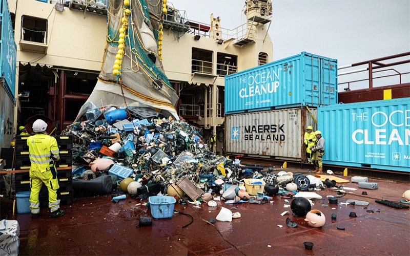 Projeto Ocean Cleanup pretende limpar, em cinco anos, 50% do lixo no Pacífico