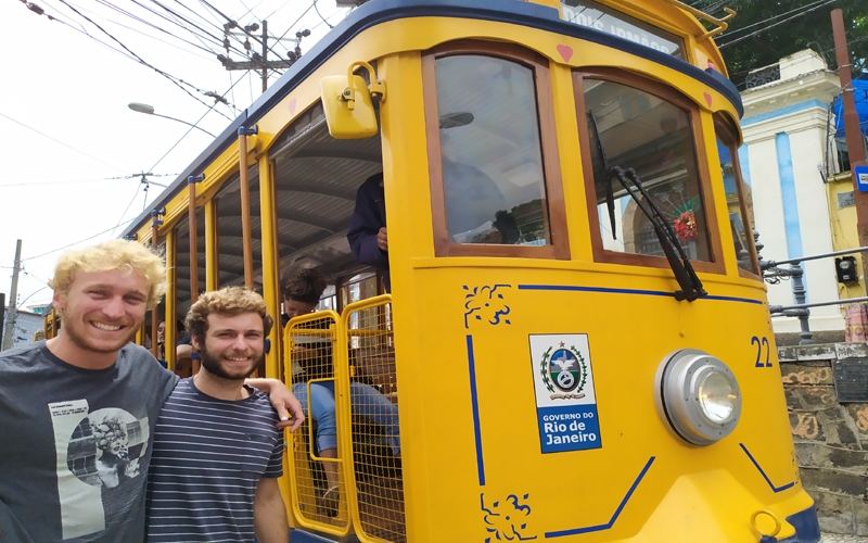 ​Franceses declaram amor ao Rio e dizem que o carioca é um vulcão em erupção