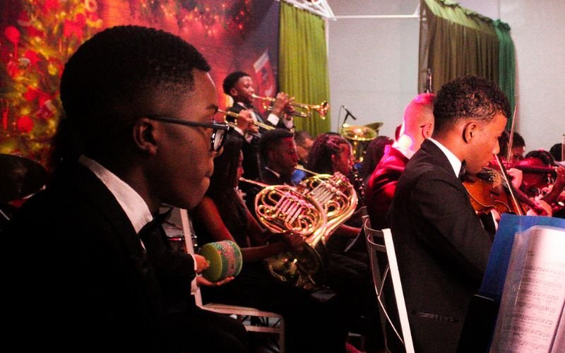 Orquestra Som Que Transforma faz concerto gratuito em Duque de Caxias