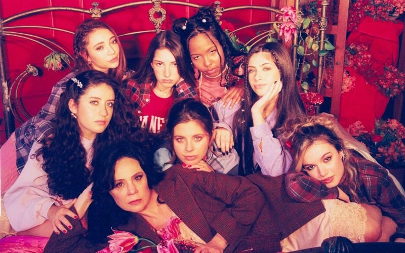 ‘Confissões de Adolescente’ ganha versão musical com Flor Gil e estreia na EcoVilla Ri Happy