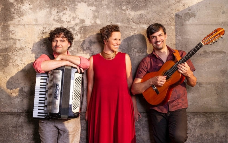 Conversa Ribeiro Trio toca clássicos da música caipira no Centro da Música Carioca