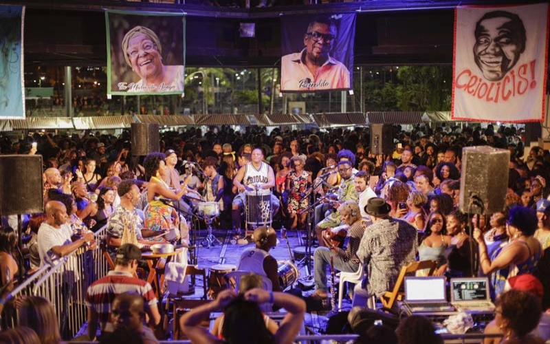 Projeto Criolice: feira de afro-empreendedores e roda de samba