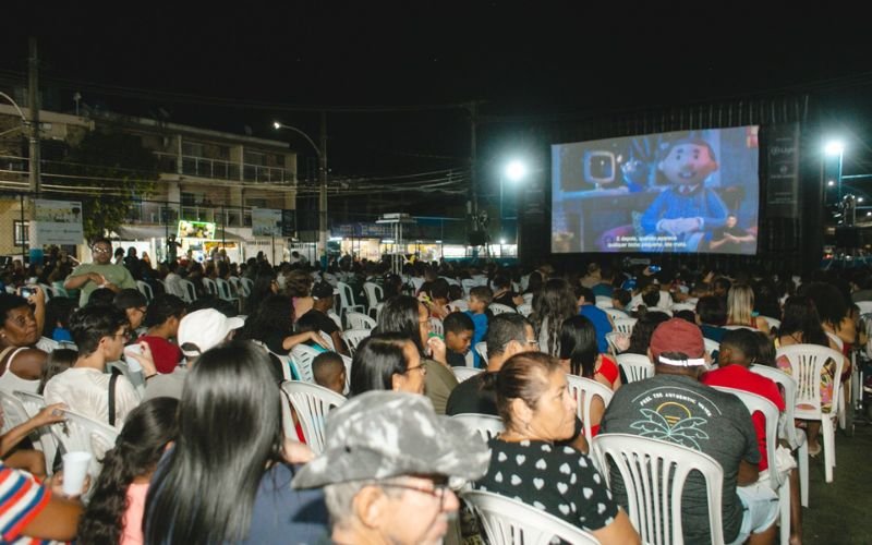 Curta na Praça Municípios leva cinema gratuito para Mesquita