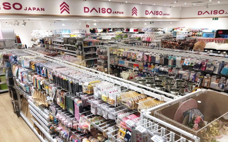 Rio ganha megaloja da Daiso Japan com mais de 4.000 itens, com destaque para artigos de papelaria