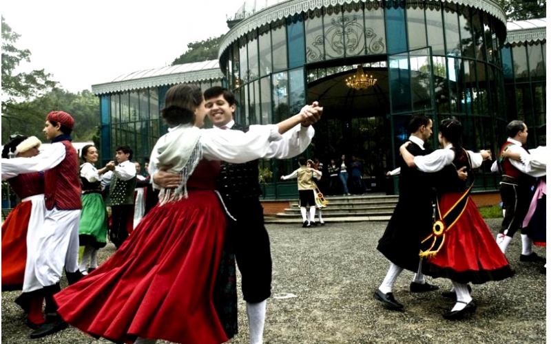 Dança Germânica no Palácio do Cristal