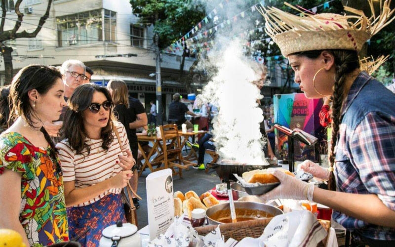 Dias de São João: gastronomia, drinks e música na Rua Dias Ferreira no Leblon