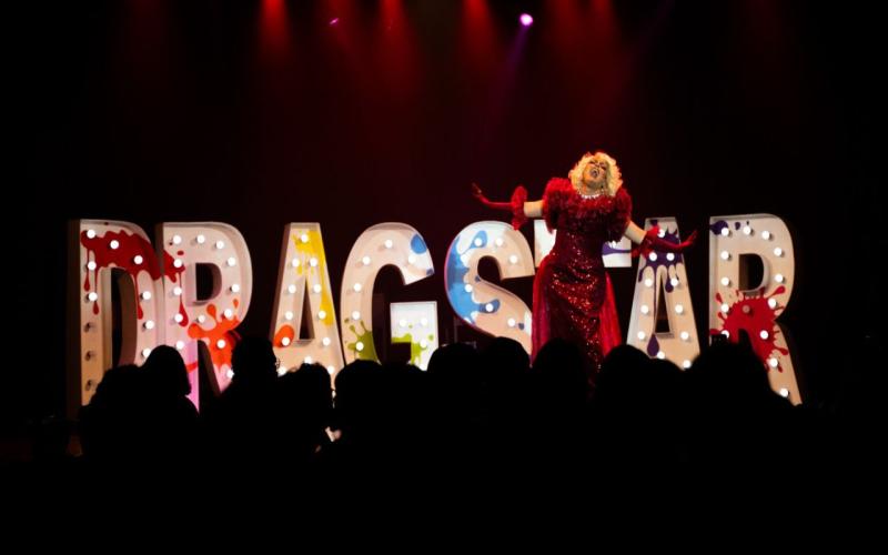 Grande final do Combate das Drags 2025 no Teatro Rival Petrobras