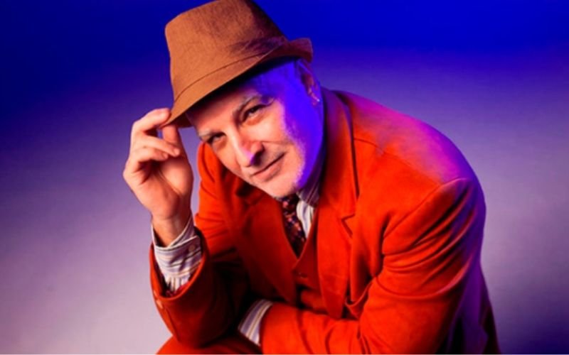 Dudi Baratz canta Frank Sinatra no Centro da Música Carioca