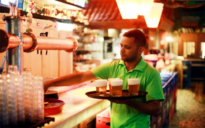 Bares e restaurantes geram 18,9 mil empregos formais no Rio em cinco anos