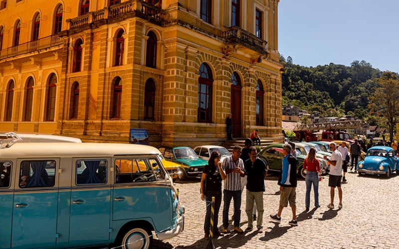 Encontro de Carros Antigos em Nova Friburgo terá música e gastronomia