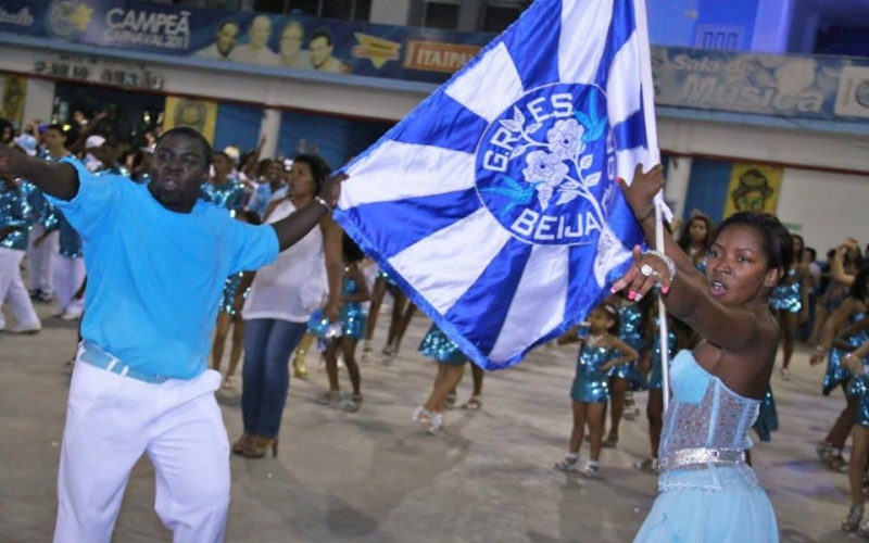 Ensaio de Rua da Beija Flor